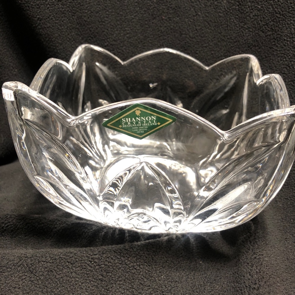 Shannon Square Crystal Bowl. Designs of Ireland